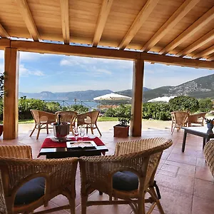Gustui Maris Hotel